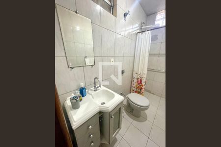 Casa à venda com 119m², 3 quartos e 2 vagas Casa à venda com 119m², 3 quartos e 2 vagasBanheiro