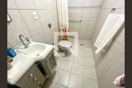 Casa à venda com 119m², 3 quartos e 2 vagas Casa à venda com 119m², 3 quartos e 2 vagasBanheiro