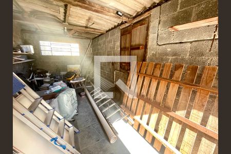 Casa à venda com 119m², 3 quartos e 2 vagas Casa à venda com 119m², 3 quartos e 2 vagasQuarto de Serviço "barracão"