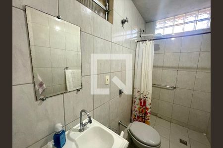 Casa à venda com 119m², 3 quartos e 2 vagas Casa à venda com 119m², 3 quartos e 2 vagasBanheiro