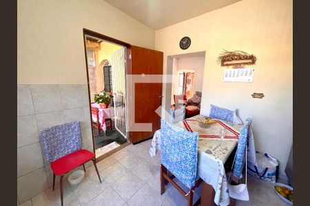 Casa à venda com 119m², 3 quartos e 2 vagas Casa à venda com 119m², 3 quartos e 2 vagasCozinha