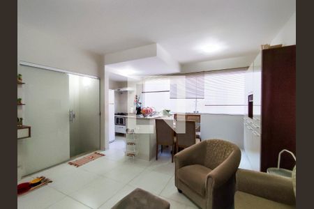 Sala de casa à venda com 3 quartos, 152m² em Santa Efigênia, Belo Horizonte