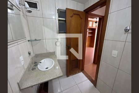 Banheiro de apartamento para alugar com 2 quartos, 70m² em Todos Os Santos, Rio de Janeiro