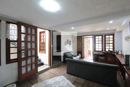 Sala de Estar 2 de casa para alugar com 6 quartos, 250m² em Itapoã, Belo Horizonte