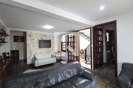 Sala de Estar 2 de casa para alugar com 6 quartos, 250m² em Itapoã, Belo Horizonte