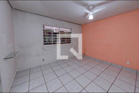 Quarto 1 de casa para alugar com 2 quartos, 120m² em Cinquentenário, Belo Horizonte