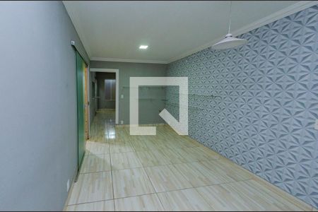 Sala 2 de casa para alugar com 2 quartos, 120m² em Cinquentenário, Belo Horizonte