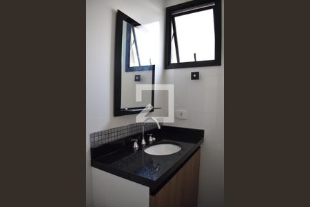 Banheiro de apartamento para alugar com 1 quarto, 24m² em Centro, Curitiba