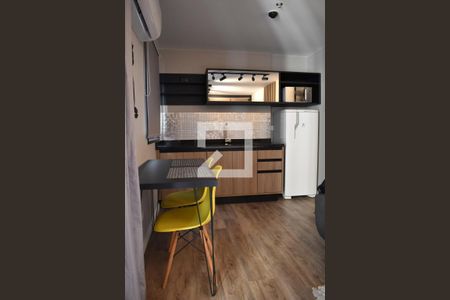 Cozinha de apartamento para alugar com 1 quarto, 24m² em Centro, Curitiba