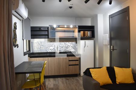 Cozinha de apartamento para alugar com 1 quarto, 24m² em Centro, Curitiba