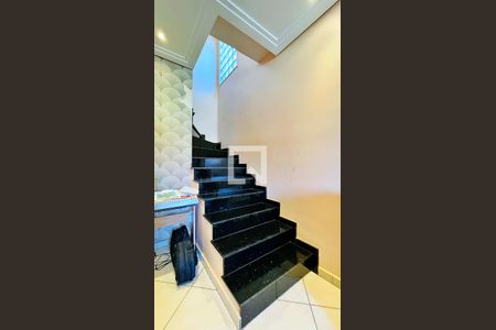Escada de casa para alugar com 3 quartos, 125m² em Parque Continental Ii, Guarulhos