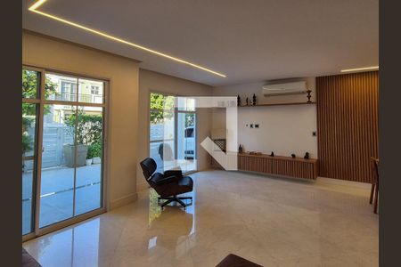 Sala de casa de condomínio à venda com 4 quartos, 220m² em Recreio dos Bandeirantes, Rio de Janeiro