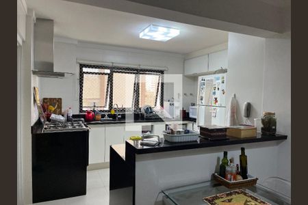 Cozinha de apartamento à venda com 3 quartos, 191m² em Perdizes, São Paulo