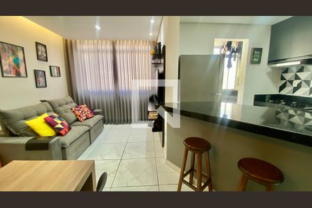 Sala de apartamento à venda com 2 quartos, 65m² em Estrela Dalva, Belo Horizonte