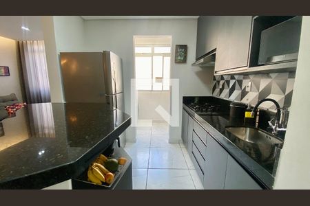 Cozinha de apartamento à venda com 2 quartos, 69m² em Estrela Dalva, Belo Horizonte