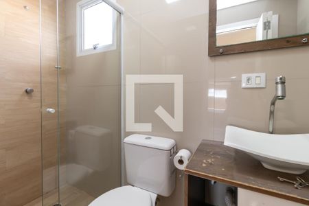 Banheiro de casa de condomínio à venda com 4 quartos, 66m² em Parque Peruche, São Paulo