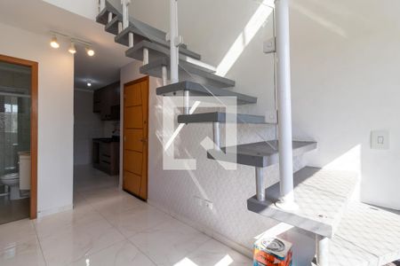 Sala de casa de condomínio à venda com 4 quartos, 66m² em Parque Peruche, São Paulo