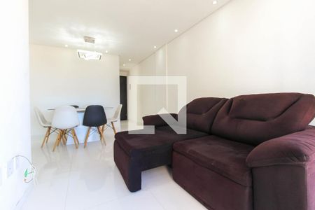 Sala de apartamento para alugar com 3 quartos, 70m² em Vila Carmosina, São Paulo