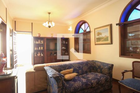 Sala de casa à venda com 3 quartos, 168m² em Santa Tereza, Belo Horizonte