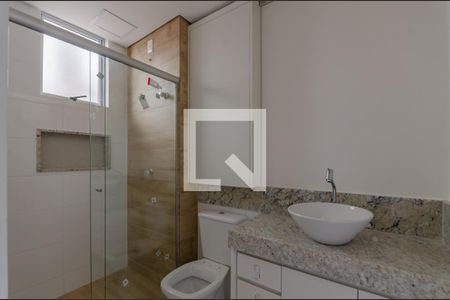 Banheiro de kitnet/studio para alugar com 1 quarto, 30m² em Paquetá, Belo Horizonte