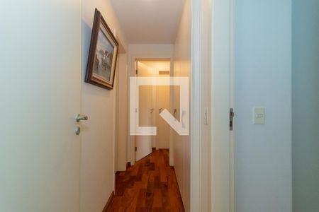 Corredor de apartamento para alugar com 4 quartos, 210m² em Vila Suzana, São Paulo