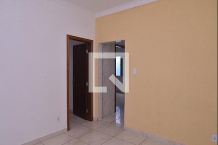 Casa para alugar com 54m², 3 quartos e 2 vagasSala