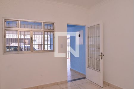 Casa para alugar com 54m², 3 quartos e 2 vagasSala