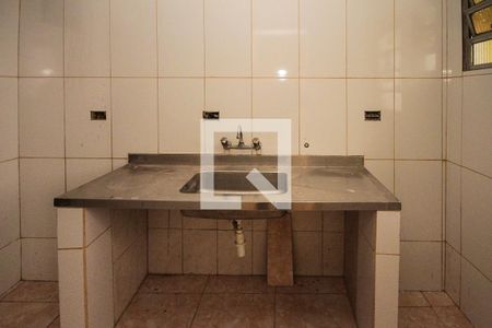 Cozinha de casa para alugar com 1 quarto, 30m² em Jardim Panorama (zona Leste), São Paulo