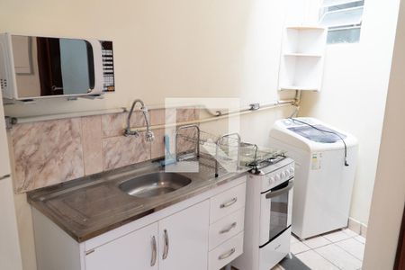 Sala, Cozinha e Área de Serviço Interna de casa para alugar com 1 quarto, 40m² em Cidade Intercap, Taboão da Serra