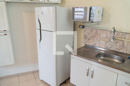 Sala, Cozinha e Área de Serviço Interna de casa para alugar com 1 quarto, 40m² em Cidade Intercap, Taboão da Serra