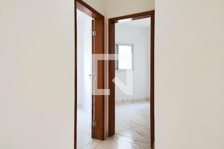 Corredor de apartamento para alugar com 2 quartos, 44m² em Vila Aquilino, Santo André