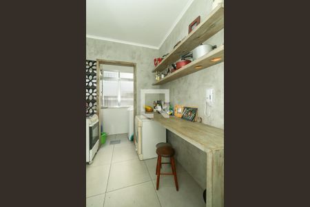 Cozinha de apartamento à venda com 1 quarto, 52m² em Passo da Areia, Porto Alegre