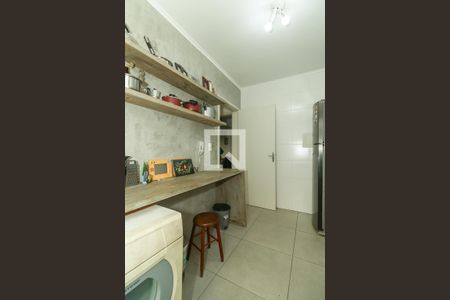 Cozinha de apartamento à venda com 1 quarto, 52m² em Passo da Areia, Porto Alegre