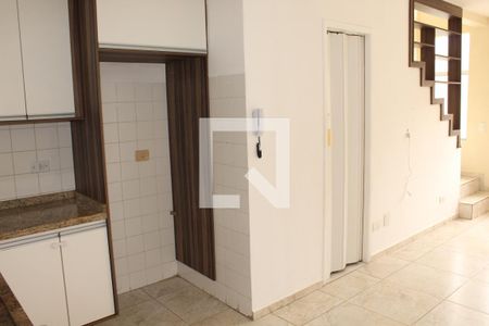 Sala de casa de condomínio para alugar com 2 quartos, 55m² em Jardim Arco-iris, Cotia