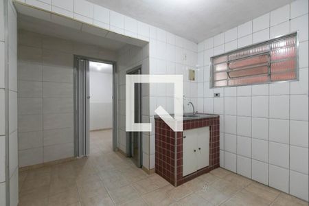 Cozinha de casa para alugar com 1 quarto, 22m² em Vila Jacuí, São Paulo