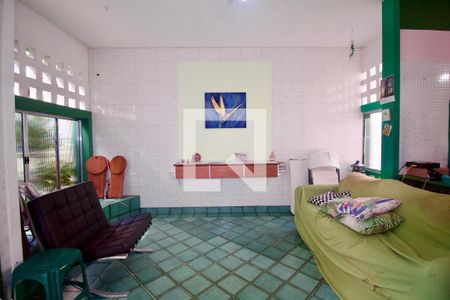 Casa para alugar com 4 quartos, 359m² em Pituba, Salvador