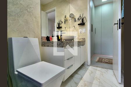 Apartamento à venda com 520m², 4 quartos e 2 vagas Apartamento à venda com 520m², 4 quartos e 2 vagasBanheiro da Suíte