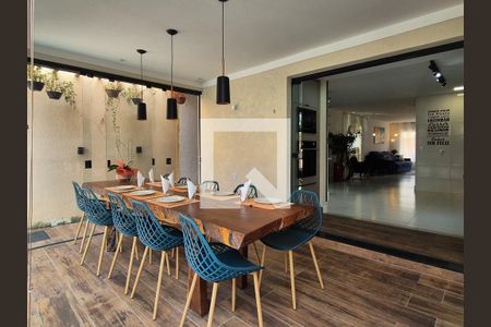 Apartamento à venda com 520m², 4 quartos e 2 vagas Apartamento à venda com 520m², 4 quartos e 2 vagasSala de Jantar