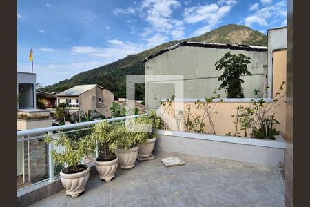 Apartamento à venda com 520m², 4 quartos e 2 vagas Apartamento à venda com 520m², 4 quartos e 2 vagasVaranda dos quartos 1 e 2