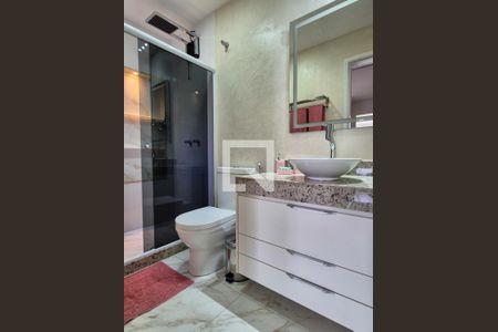 Apartamento à venda com 520m², 4 quartos e 2 vagas Apartamento à venda com 520m², 4 quartos e 2 vagasBanheiro 1