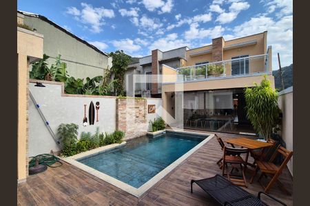 Apartamento à venda com 520m², 4 quartos e 2 vagas Apartamento à venda com 520m², 4 quartos e 2 vagasÁrea externa