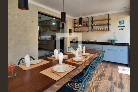 Apartamento à venda com 520m², 4 quartos e 2 vagas Apartamento à venda com 520m², 4 quartos e 2 vagasSala de Jantar