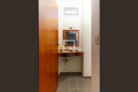 Lavabo de casa para alugar com 2 quartos, 600m² em Alto da Lapa, São Paulo