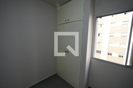 Sala / Quarto de kitnet/studio à venda com 1 quarto, 30m² em Centro, Campinas