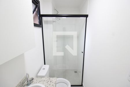 Banheiro de kitnet/studio para alugar com 1 quarto, 25m² em Vila Dom Pedro Ii, São Paulo