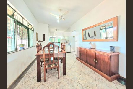 Casa à venda com 183m², 4 quartos e 4 vagasCopa