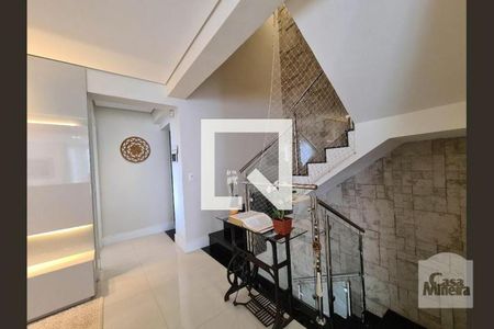 Escadas de casa à venda com 4 quartos, 300m² em Mangabeiras, Belo Horizonte