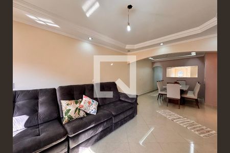 Sala de casa para alugar com 3 quartos, 377m² em Parque Gerassi, Santo André