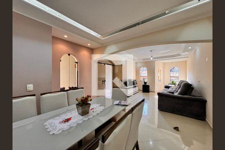 Sala de casa para alugar com 3 quartos, 377m² em Parque Gerassi, Santo André