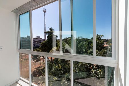 Sala e Quarto de apartamento para alugar com 1 quarto, 39m² em Shcgn 703, Brasília